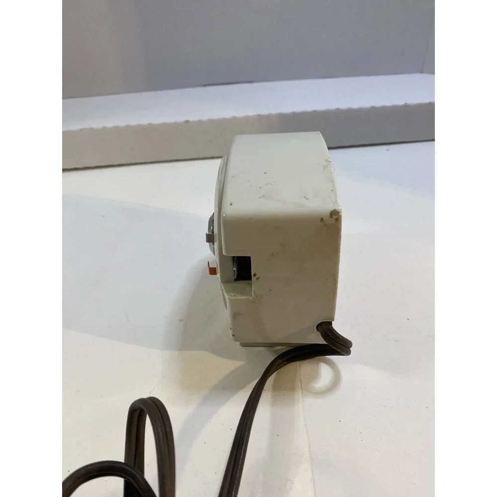 Vintage Intermatic Time All Timer For Lamps‎ and Appliances – Model A221-6 Works